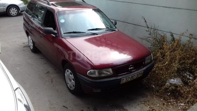 Opel Astra 1995, 260,000 km - 1.6 l - Bakı
