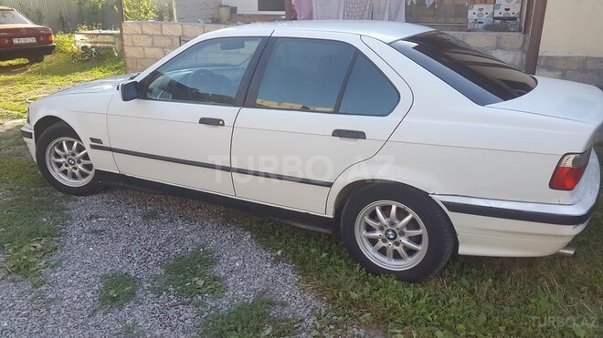 BMW 316 1994, 297,000 km - 1.6 l - Bakı