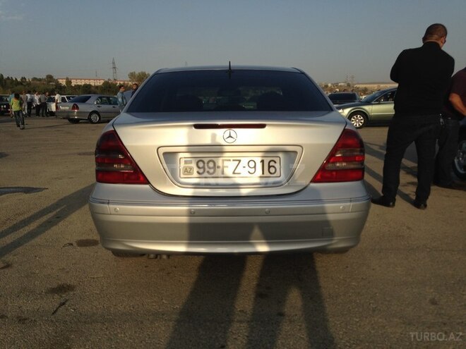 Mercedes C 220 2001, 237,000 km - 2.2 л - Bakı