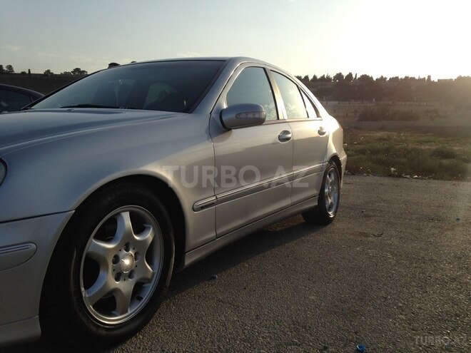 Mercedes C 220 2001, 237,000 km - 2.2 л - Bakı