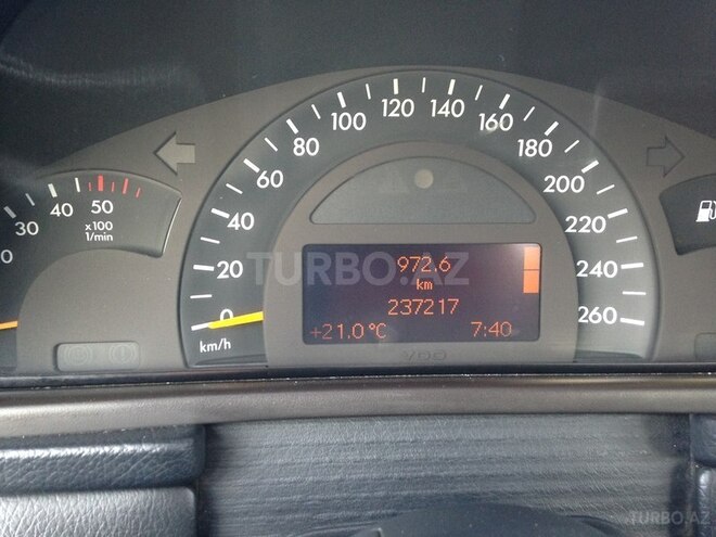 Mercedes C 220 2001, 237,000 km - 2.2 л - Bakı