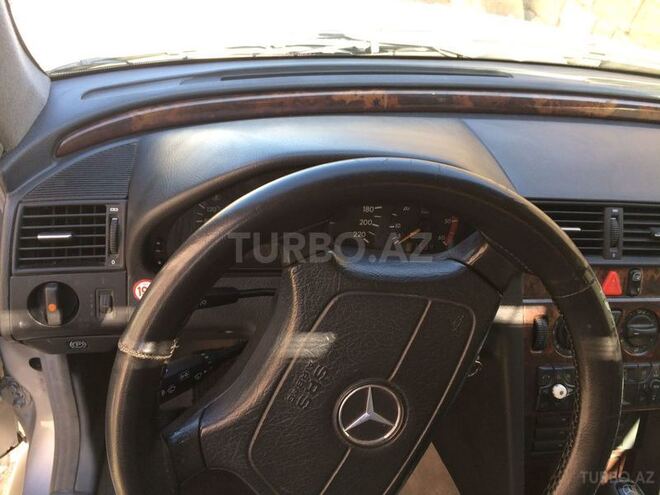Mercedes E 220 1999, 370,000 km - 2.2 l - Sumqayıt