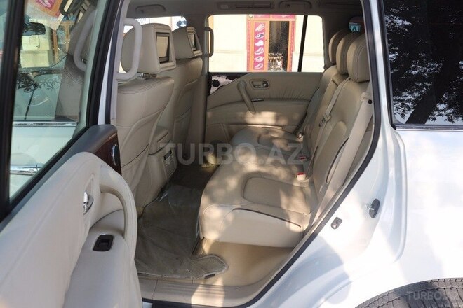 Nissan Patrol 2012, 35,000 km - 5.6 l - Bakı