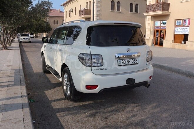 Nissan Patrol 2012, 35,000 km - 5.6 l - Bakı