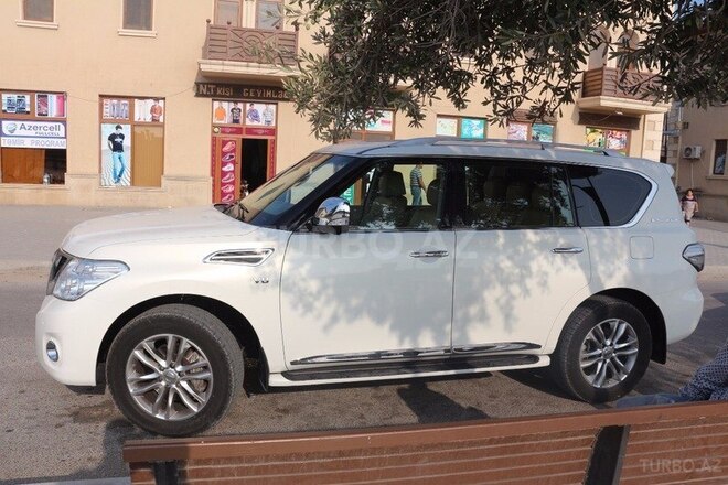 Nissan Patrol 2012, 35,000 km - 5.6 l - Bakı