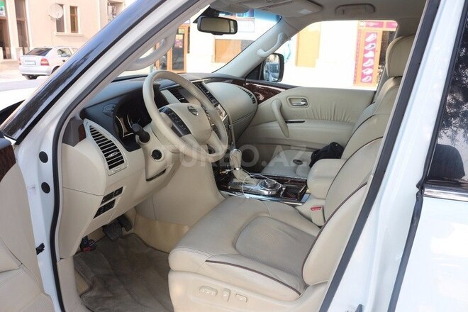 Nissan Patrol 2012, 35,000 km - 5.6 l - Bakı