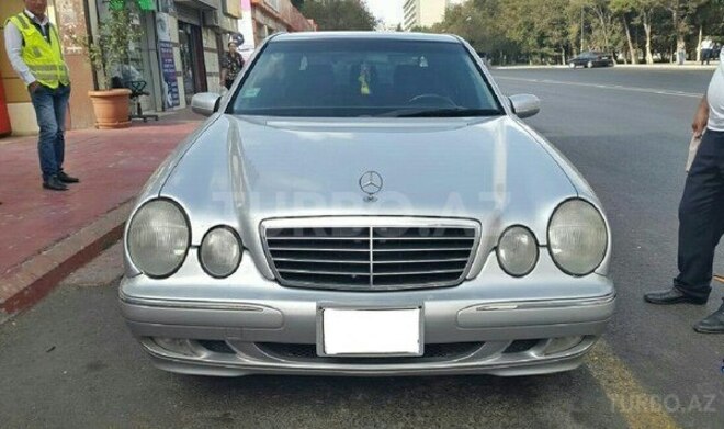 Mercedes E 240 1999, 317,936 km - 2.4 л - Bakı