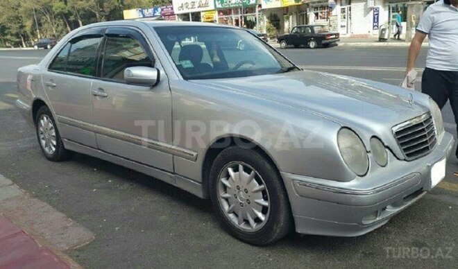 Mercedes E 240 1999, 317,936 km - 2.4 л - Bakı