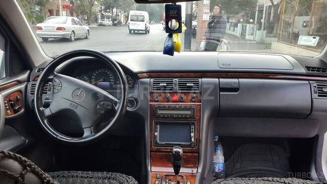 Mercedes E 240 1999, 317,936 km - 2.4 л - Bakı