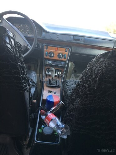 Mercedes E 200 1991, 250,000 km - 2.0 l - Bakı