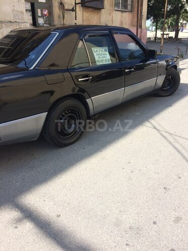 Mercedes E 200 1991, 250,000 km - 2.0 l - Bakı