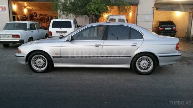 BMW 528 1997, 300,000 km - 2.8 l - Sumqayıt