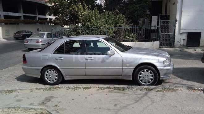 Mercedes C 200 1999, 219,850 km - 2.0 l - Bakı