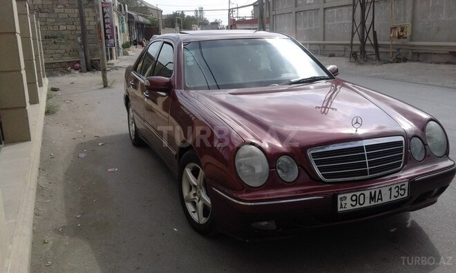 Mercedes E 220 1999, 245,000 km - 2.2 л - Bakı