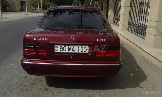 Mercedes E 220 1999, 245,000 km - 2.2 л - Bakı