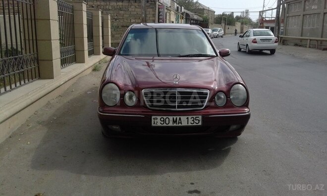 Mercedes E 220 1999, 245,000 km - 2.2 л - Bakı