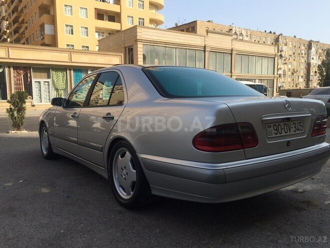 Mercedes E 220 2001, 258,890 km - 2.2 л - Bakı