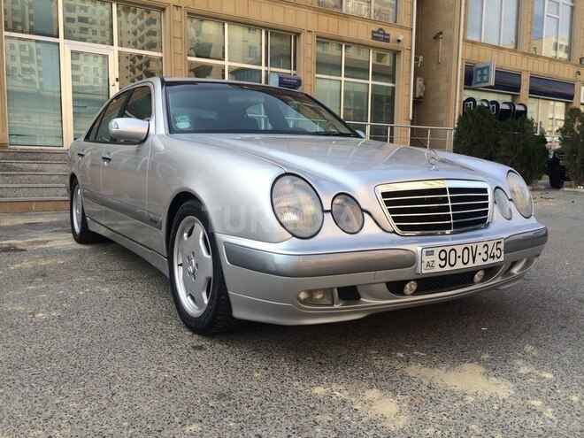 Mercedes E 220 2001, 258,890 km - 2.2 л - Bakı