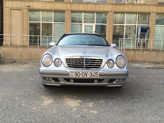 Mercedes E 220 2001, 258,890 km - 2.2 л - Bakı