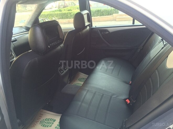 Mercedes E 220 2001, 258,890 km - 2.2 л - Bakı