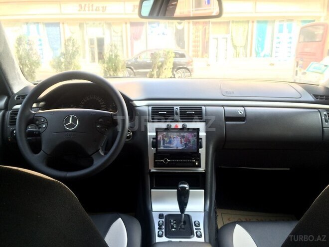 Mercedes E 220 2001, 258,890 km - 2.2 л - Bakı