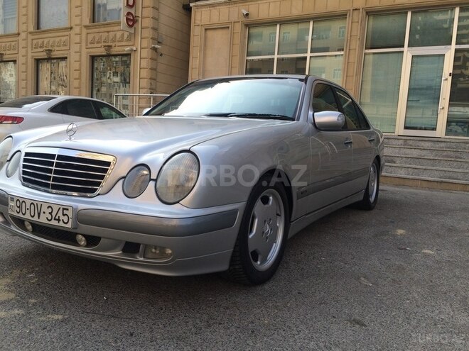 Mercedes E 220 2001, 258,890 km - 2.2 л - Bakı