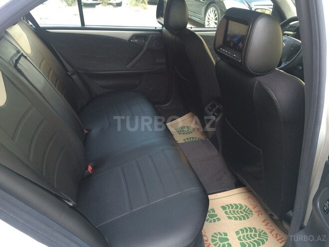 Mercedes E 220 2001, 258,890 km - 2.2 л - Bakı