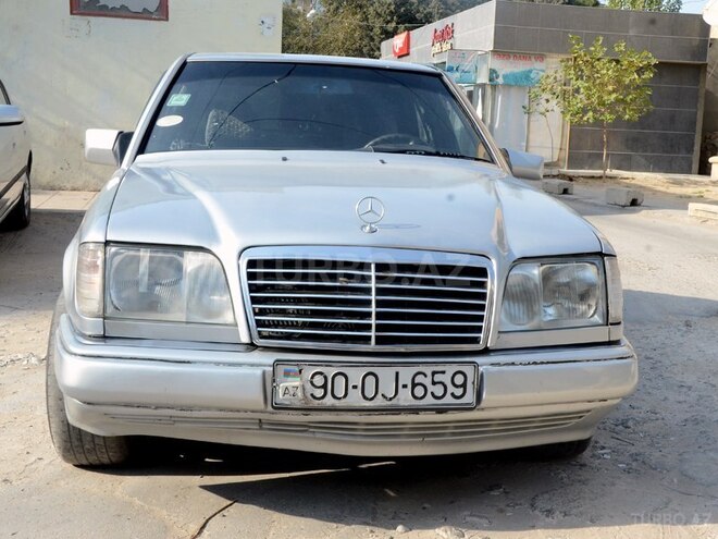 Mercedes E 220 1992, 390,000 km - 2.2 l - Sumqayıt