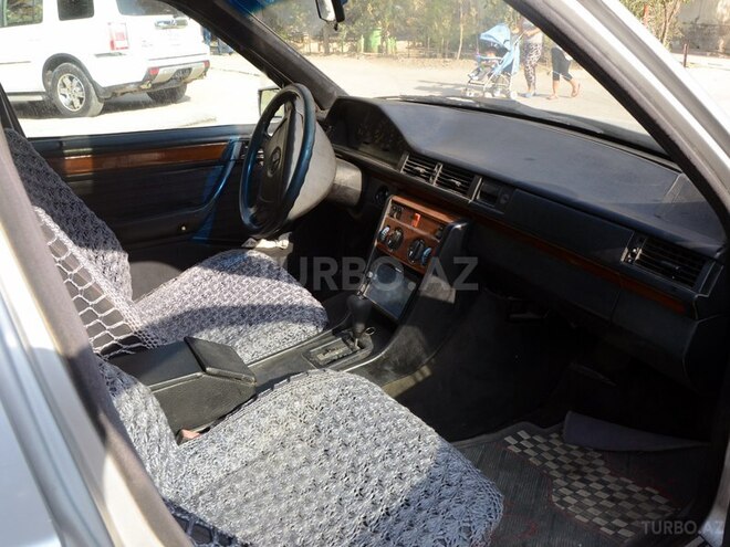 Mercedes E 220 1992, 390,000 km - 2.2 l - Sumqayıt