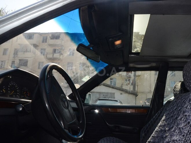 Mercedes E 220 1992, 390,000 km - 2.2 l - Sumqayıt