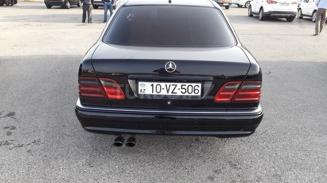 Mercedes E 240 1999, 280,000 km - 2.4 л - Bakı