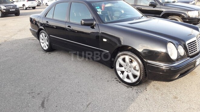 Mercedes E 240 1999, 280,000 km - 2.4 л - Bakı
