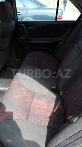 Mercedes E 220 1999, 349,000 km - 2.2 l - Bakı