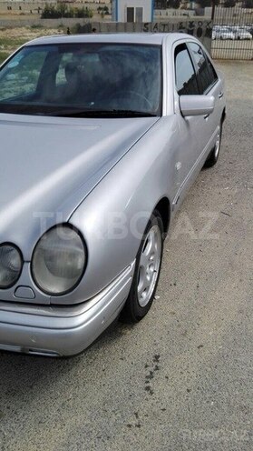 Mercedes E 220 1999, 349,000 km - 2.2 l - Bakı