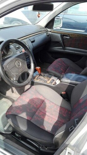 Mercedes E 220 1999, 349,000 km - 2.2 l - Bakı