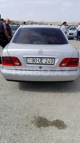 Mercedes E 220 1999, 349,000 km - 2.2 l - Bakı