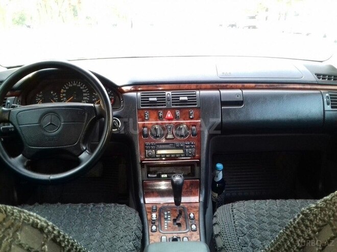Mercedes E 240 1998, 317,719 km - 2.4 l - Bakı
