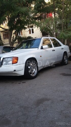 Mercedes E 200 1990, 300,000 km - 2.0 l - Bakı