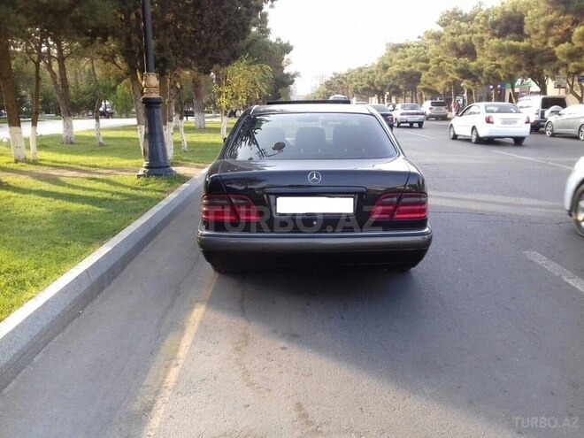 Mercedes E 240 1998, 317,719 km - 2.4 l - Bakı
