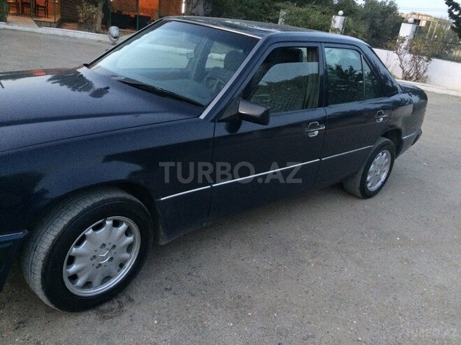 Mercedes E 200 1991, 300,000 km - 2.0 l - Bakı