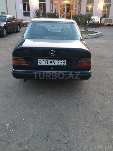 Mercedes E 200 1991, 300,000 km - 2.0 l - Bakı