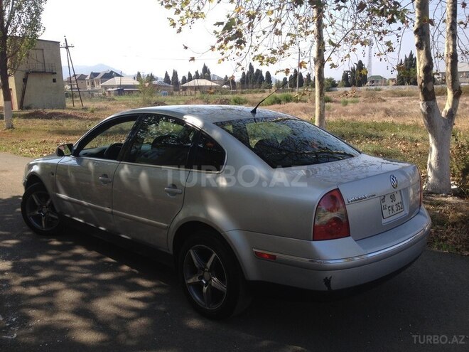 Volkswagen Passat 2002, 270,000 km - 1.8 l - Lənkəran