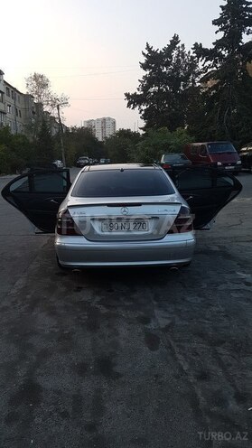 Mercedes E 270 2002, 246,000 km - 2.7 l - Bakı