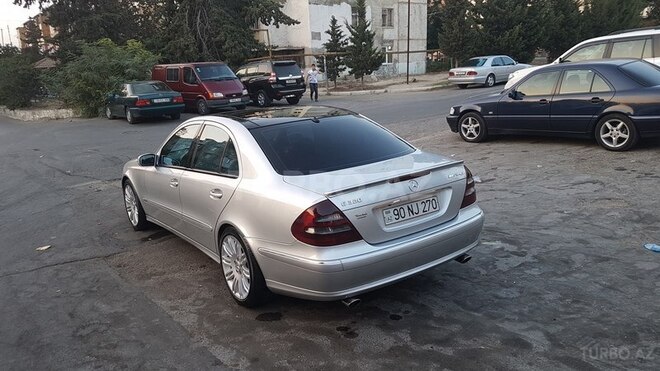 Mercedes E 270 2002, 246,000 km - 2.7 l - Bakı