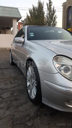 Mercedes E 270 2002, 246,000 km - 2.7 l - Bakı