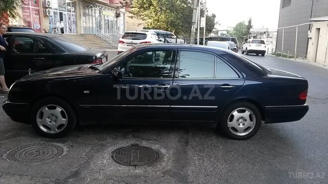 Mercedes E 240 1998, 298,000 km - 2.4 l - Bakı
