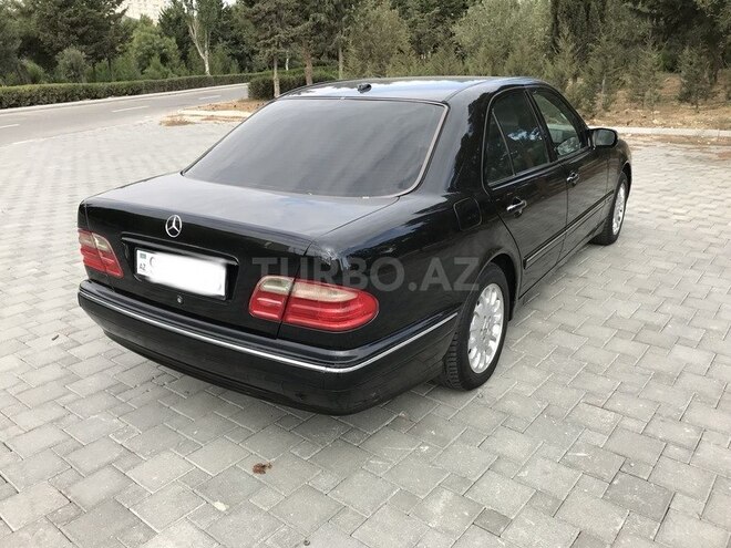 Mercedes E 240 2001, 178,500 km - 2.4 л - Bakı
