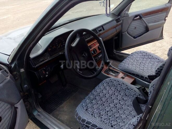 Mercedes E 200 1991, 235,000 km - 2.0 l - Bakı