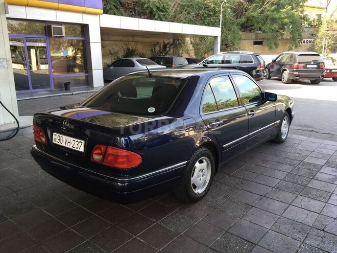 Mercedes E 230 1997, 220,000 km - 2.3 l - Bakı
