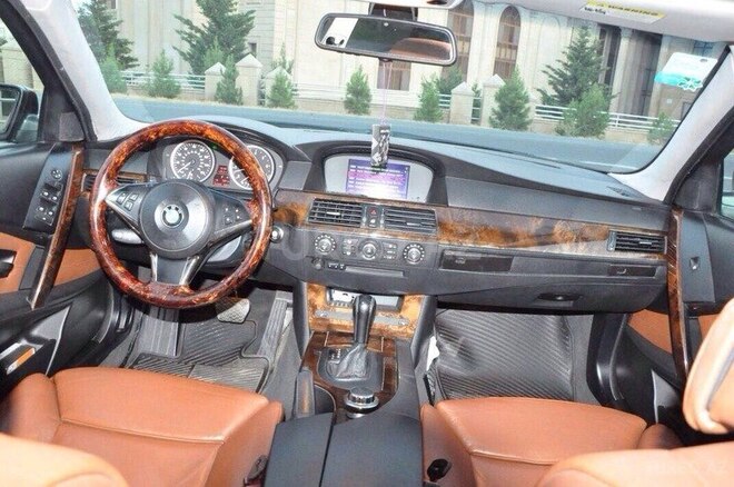 BMW 530 2006, 240,000 km - 3.0 л - Bakı